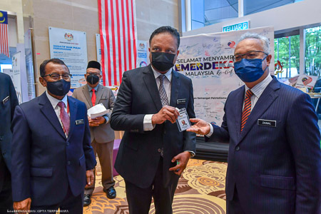 DATUK SERI REEZAL MERICAN NAINA MERICAN